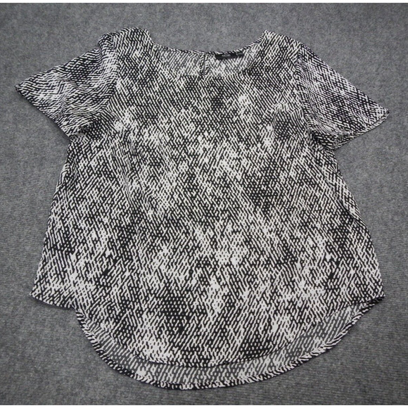 Apt 9 Tunic Top Women's Large Black & White‎ Criss Cross Pattern Asymmetrical - Picture 1 of 9